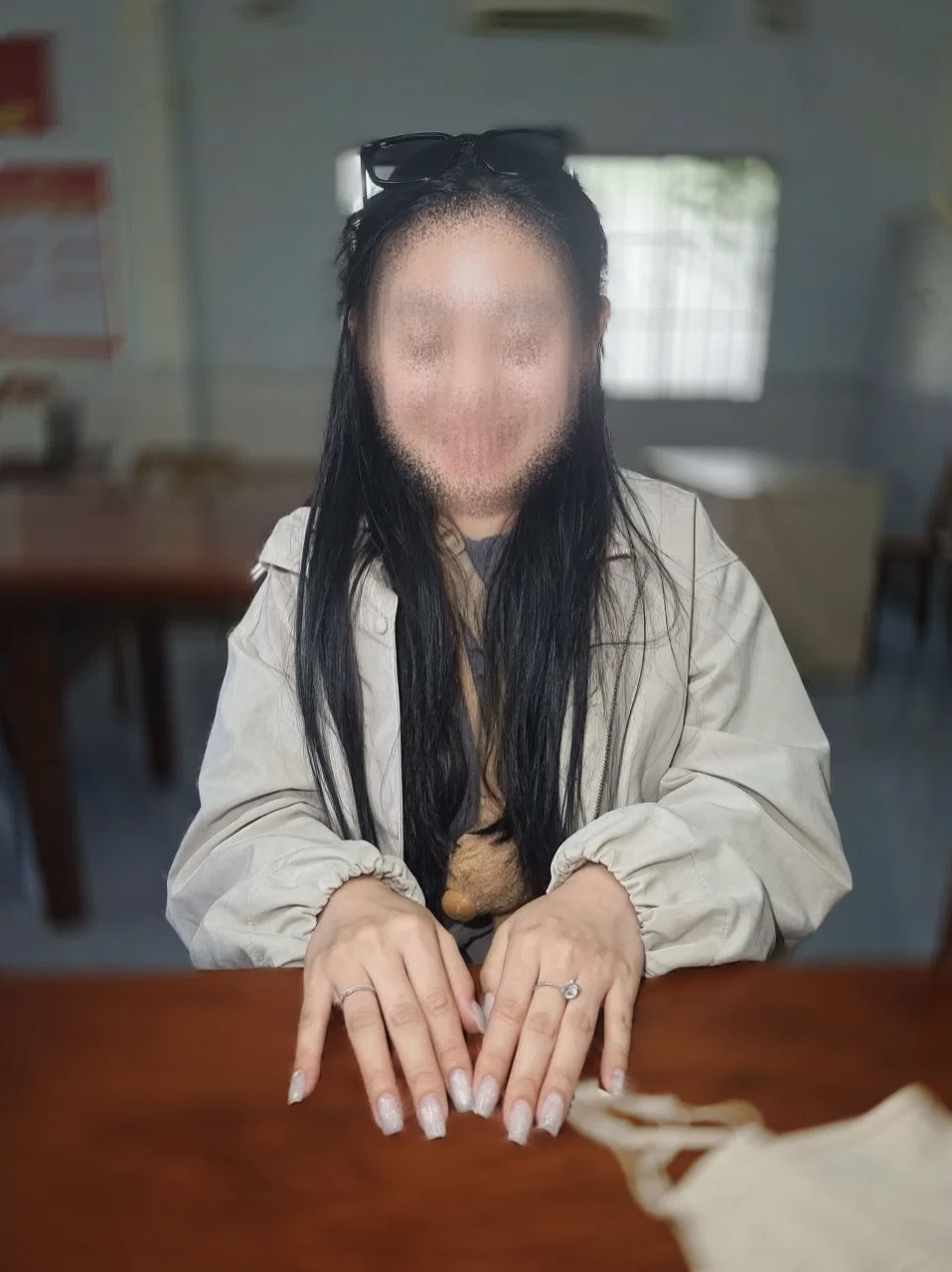 C&ocirc;ng an x&aacute;c minh 2 chiếc nhẫn đ&iacute;nh kim cương của nữ Việt kiều Mỹ SN 1996 thất lạc tại kh&aacute;ch sạn- Ảnh 1.