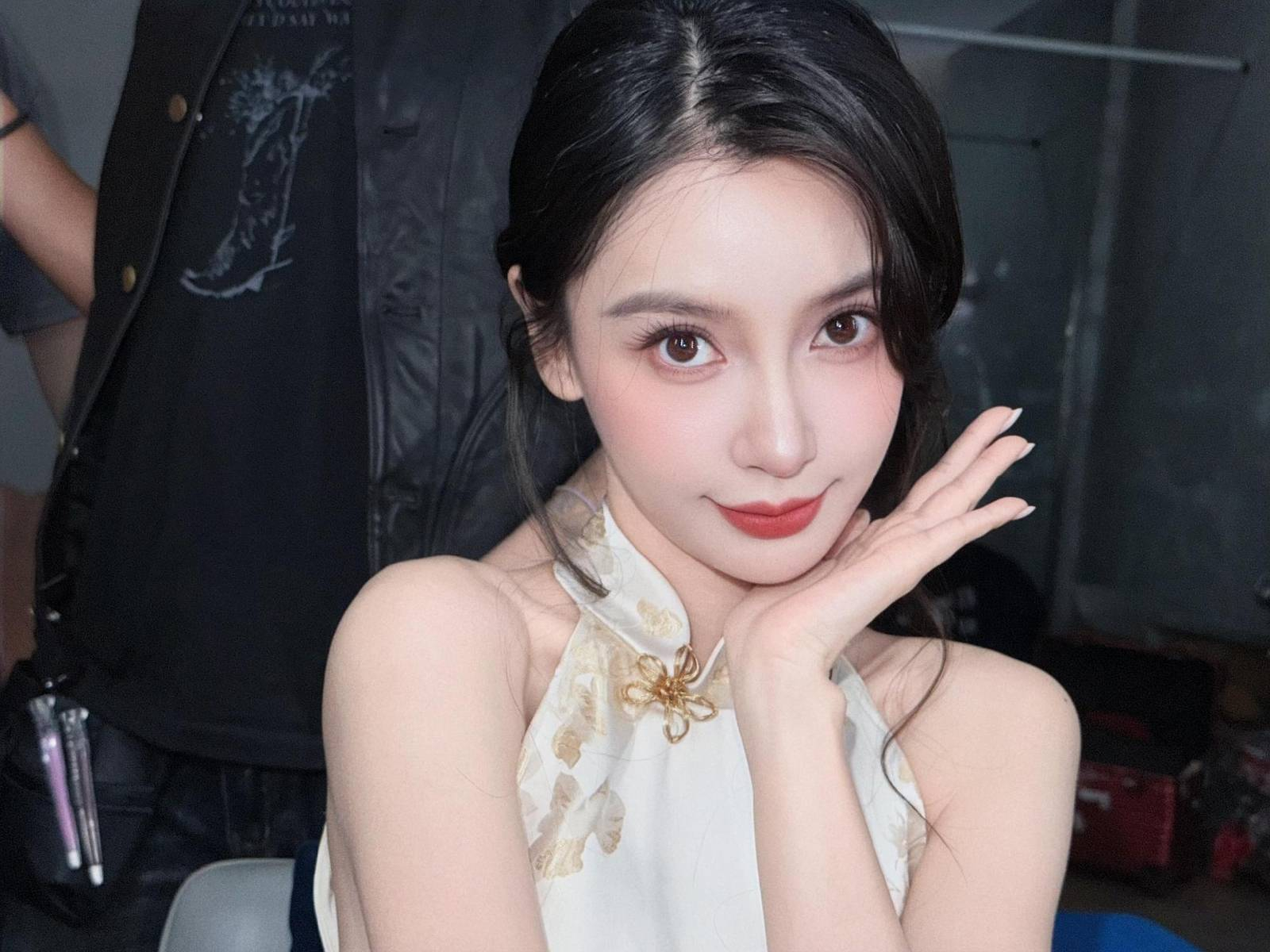 Angelababy "kh&ocirc;ng bớt đẹp" d&ugrave; chỉ một ng&agrave;y- Ảnh 6.