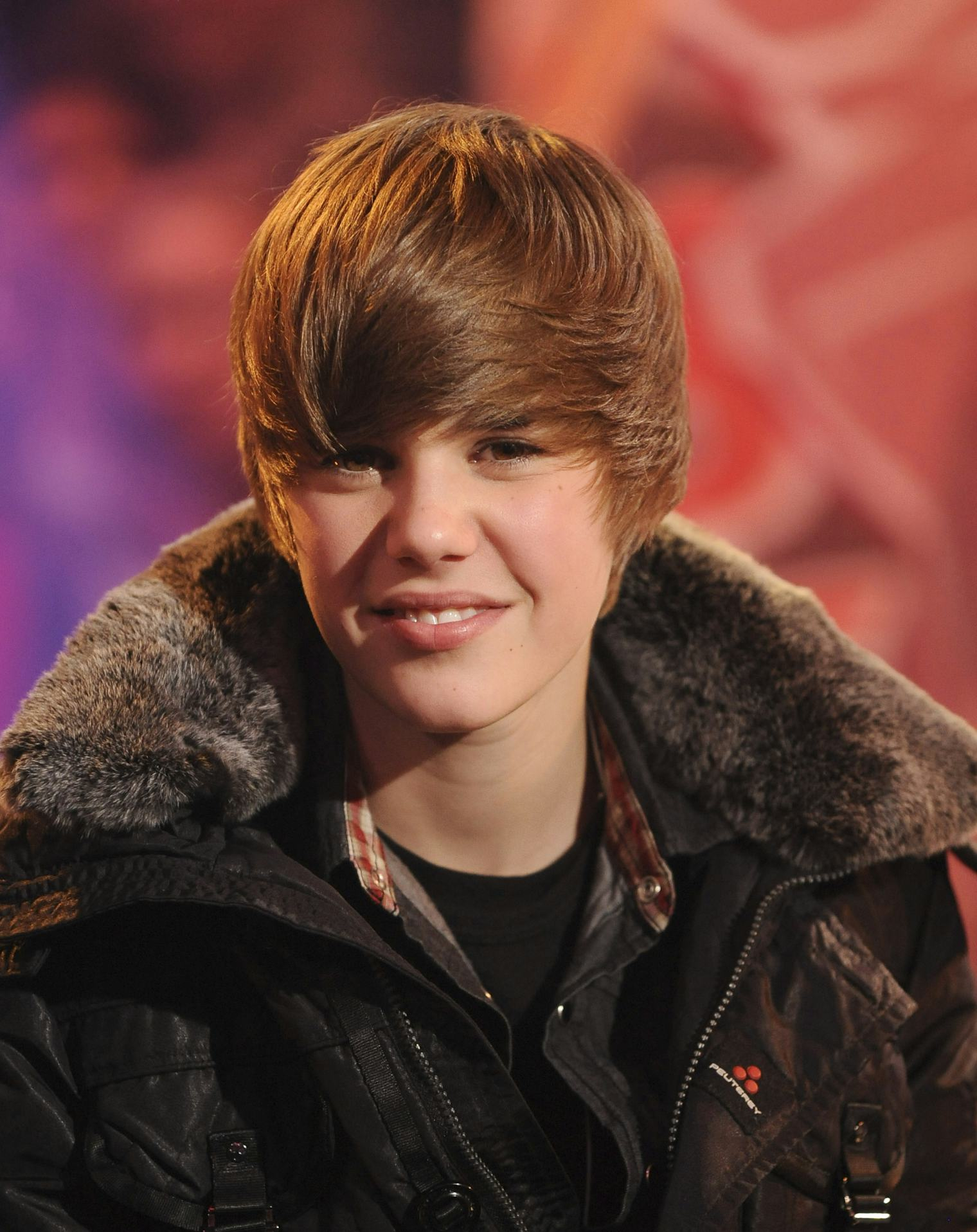 Hot lại ảnh Justin Bieber trong t&ugrave;: Đẹp trai ph&aacute;t sốc!- Ảnh 3.