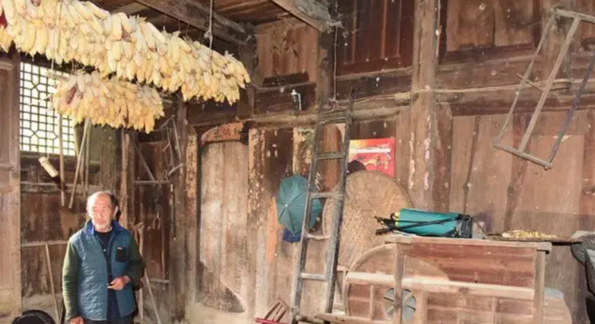 Ph&aacute;t hiện căn nh&agrave; gỗ xập xệ thuộc diện di dời đ&aacute;ng gi&aacute; hơn 3.000 tỷ đồng, chuy&ecirc;n gia tuy&ecirc;n bố: "Kh&ocirc;ng thể ph&aacute;"- Ảnh 1.