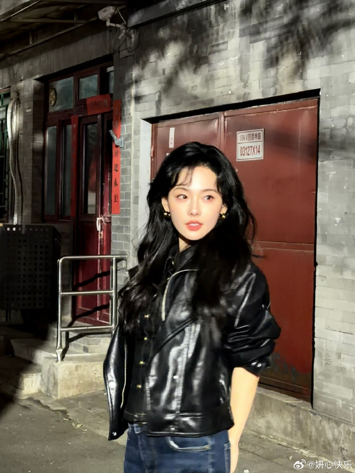 Đối thủ của Chi Pu "l&ecirc;n hương" v&ugrave;n vụt sau khi ly h&ocirc;n chồng thiếu gia lộ clip cặp k&egrave; với nữ sinh 2K1- Ảnh 3.