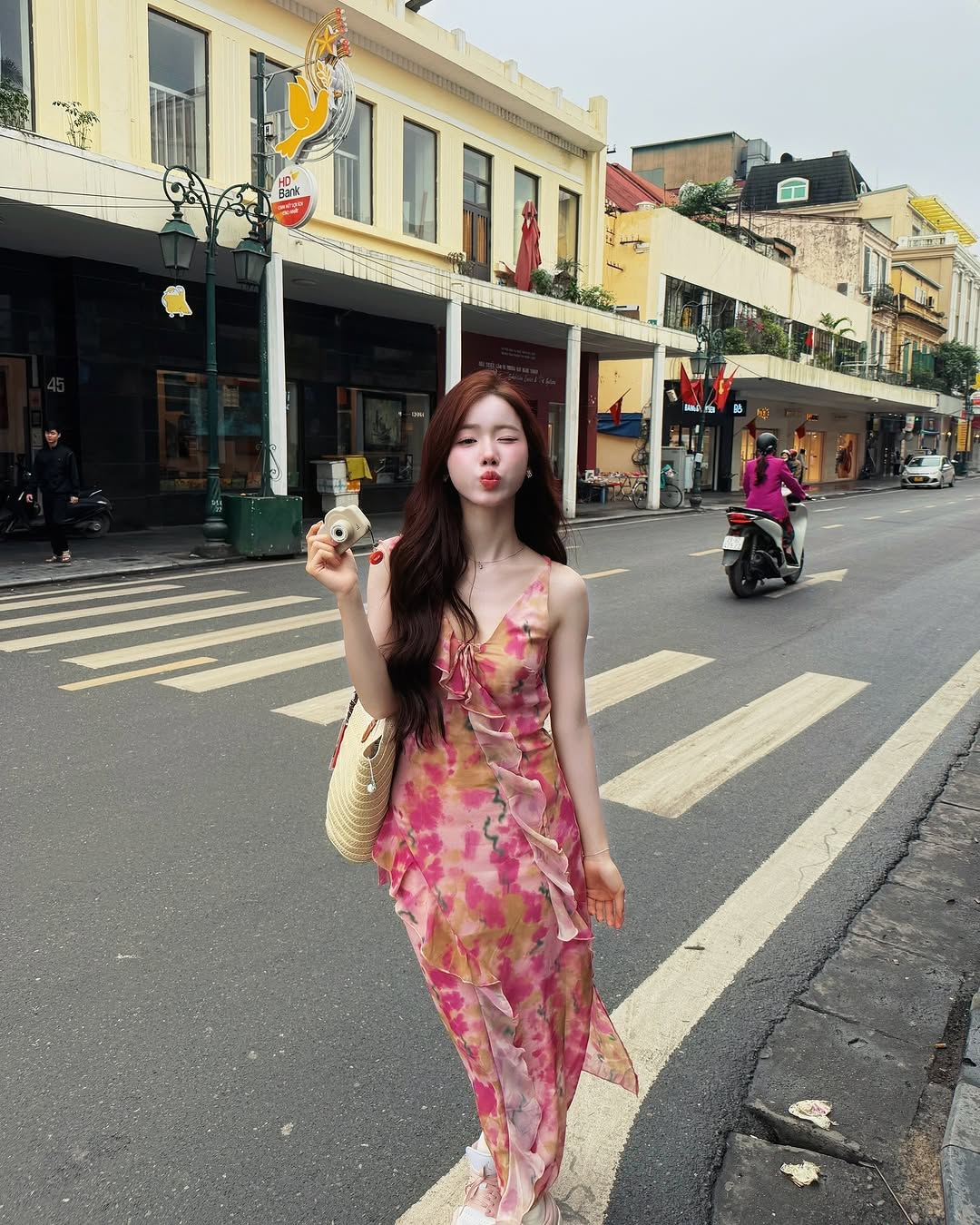 Meichan - mỹ nữ SN 2000 vừa được bạn trai phi c&ocirc;ng cầu h&ocirc;n: "Aura tri thức" g&acirc;y m&ecirc;, mỗi lần l&ecirc;n đồ lại ghi điểm - Ảnh 10.