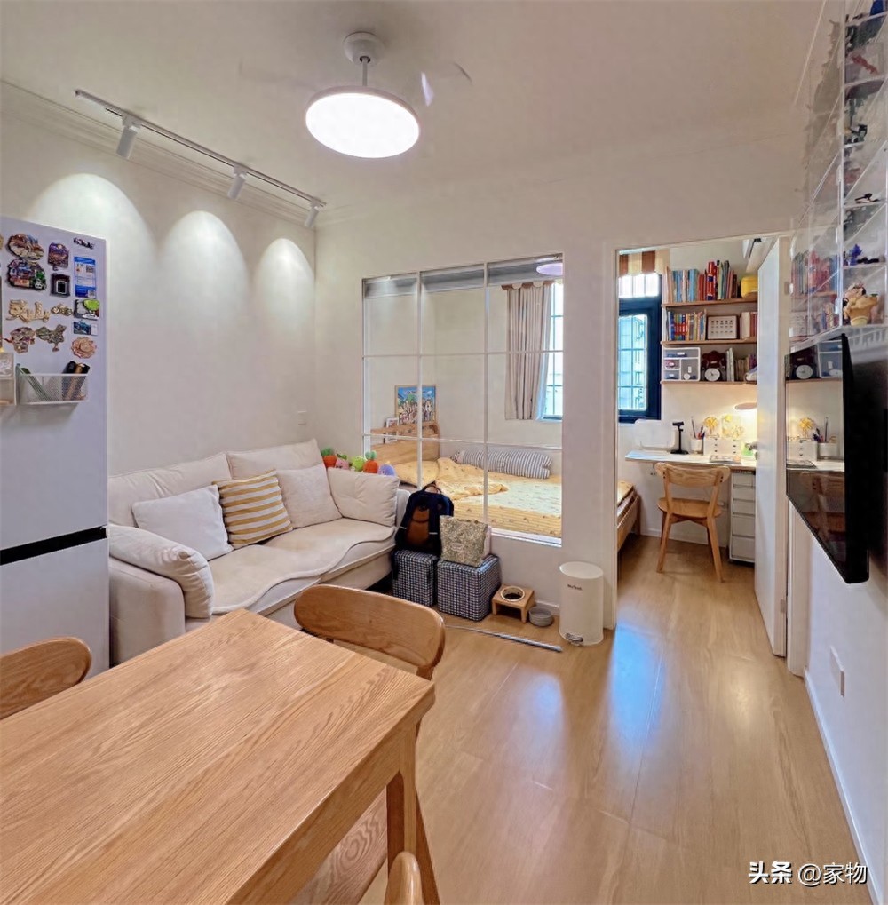 Căn hộ cũ 37m² ở trung tâm thành phố: Chia đôi phòng khách làm thêm phòng ngủ, gia đình 3 người vẫn sống thoải mái- Ảnh 1.