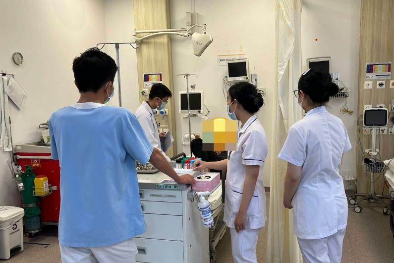 Người đ&agrave;n &ocirc;ng 34 tuổi cấp cứu sau khi ăn m&oacute;n "tưởng quen thuộc"- Ảnh 1.