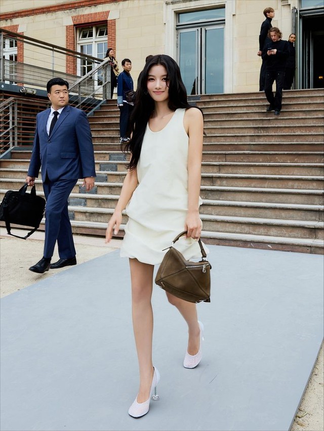 Kim Yoo Jung đổi style gái Mỹ- Ảnh 10.