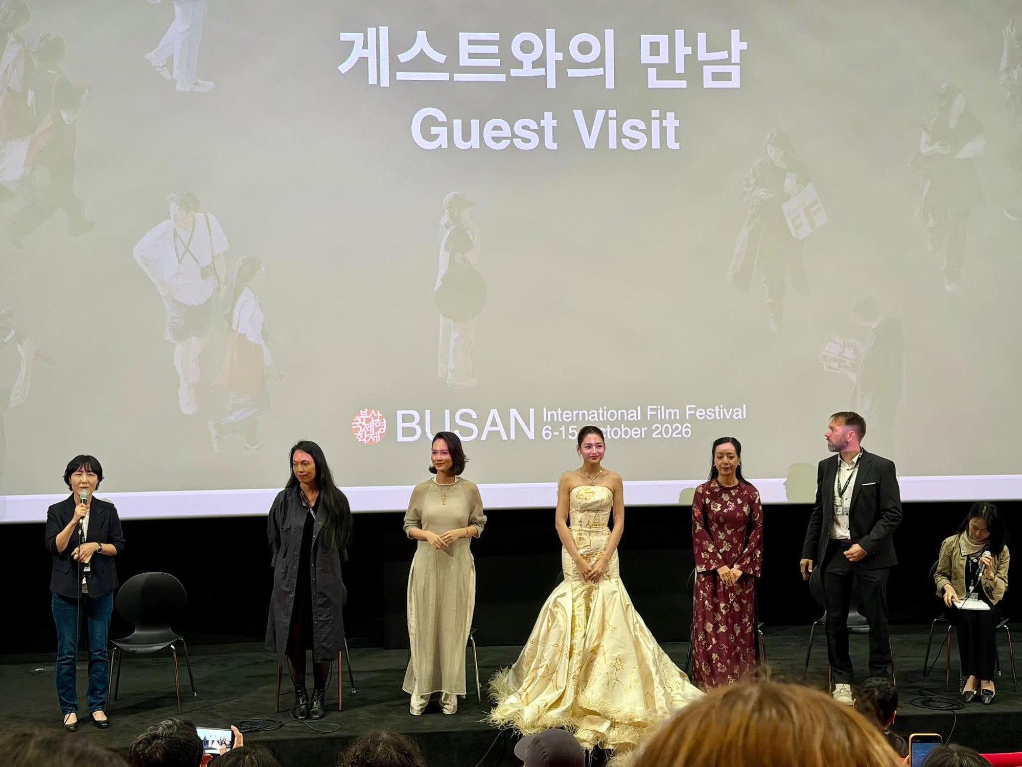 Sau Chi Pu, mất 6 năm showbiz Việt có thêm một mỹ nhân đẹp như công chúa trên thảm đỏ hot bậc nhất xứ Hàn- Ảnh 5.