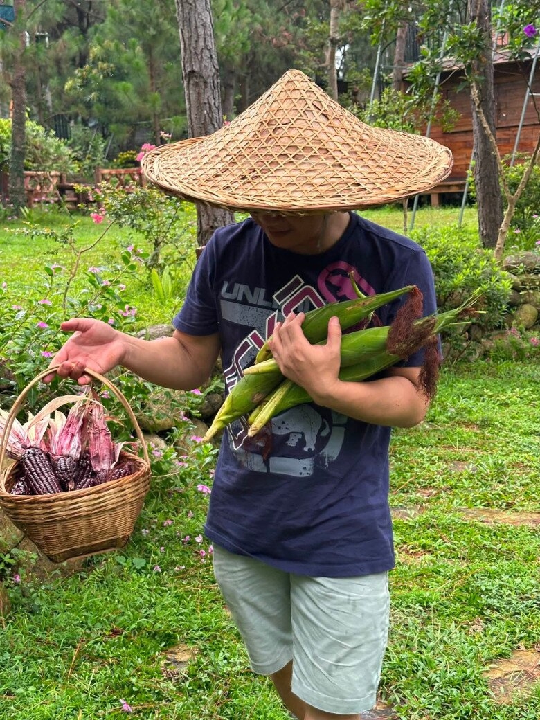 Ca sĩ qu&ecirc; Thanh H&oacute;a cưới vợ thanh mai tr&uacute;c m&atilde;: Sở hữu biệt thự 4.000m&sup2; ở ngoại th&agrave;nh H&agrave; Nội, chỉ đam m&ecirc; "trồng rau nu&ocirc;i c&aacute;"- Ảnh 8.