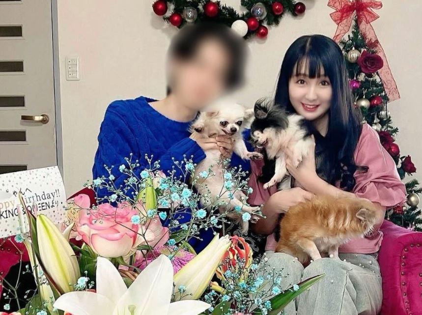 Người phụ nữ 64 tuổi lấy chồng 32 tuổi, con d&acirc;u nhiều tuổi hơn mẹ chồng - Ảnh 2.