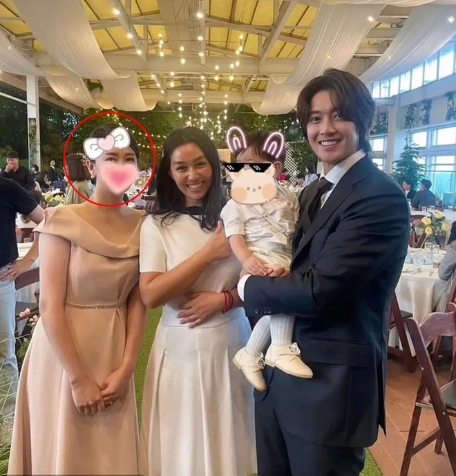 Kim Hyun Joong (Vườn Sao Băng) lần đầu ti&ecirc;n xuất hiện c&ugrave;ng vợ v&agrave; con g&aacute;i &uacute;t, nhan sắc nửa kia b&iacute; ẩn g&acirc;y ch&uacute; &yacute;- Ảnh 3.