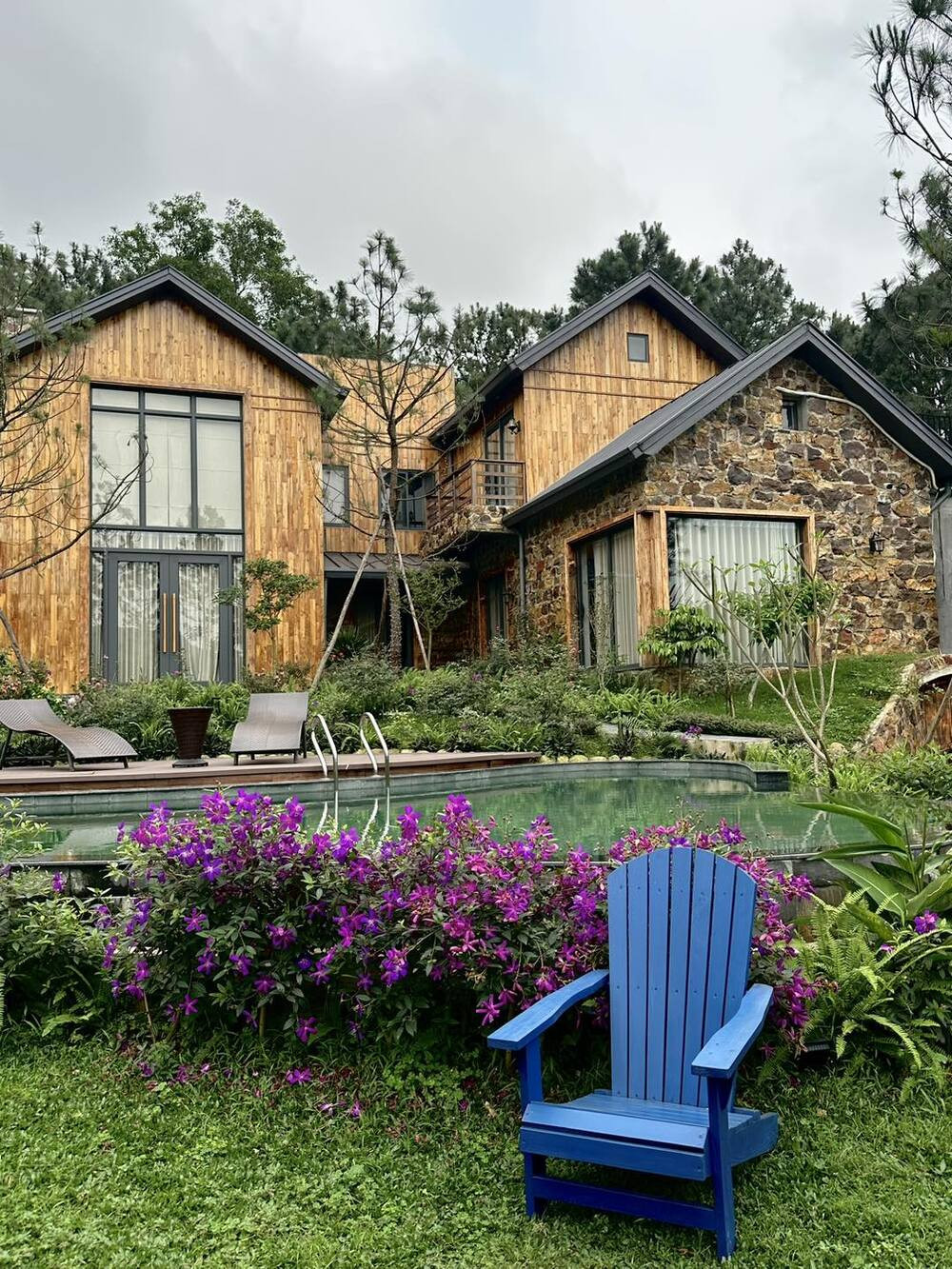Ca sĩ qu&ecirc; Thanh H&oacute;a cưới vợ thanh mai tr&uacute;c m&atilde;: Sở hữu biệt thự 4.000m&sup2; ở ngoại th&agrave;nh H&agrave; Nội, chỉ đam m&ecirc; "trồng rau nu&ocirc;i c&aacute;"- Ảnh 4.