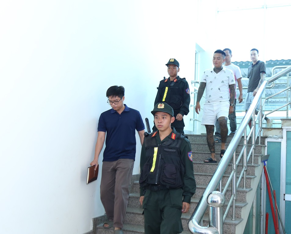 100 cán bộ, chiến sĩ đồng loạt khám xét 4 địa điểm: Bắt khẩn cấp Đào Ngọc Giàu cùng 9 người khác - Ảnh 3.