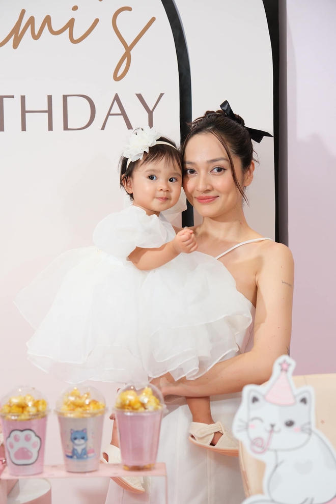 Sao nữ Vbiz c&oacute; loạt hit triệu view: L&agrave;m mẹ đơn th&acirc;n, lấn s&acirc;n kinh doanh thức ăn th&uacute; cưng - Ảnh 6.