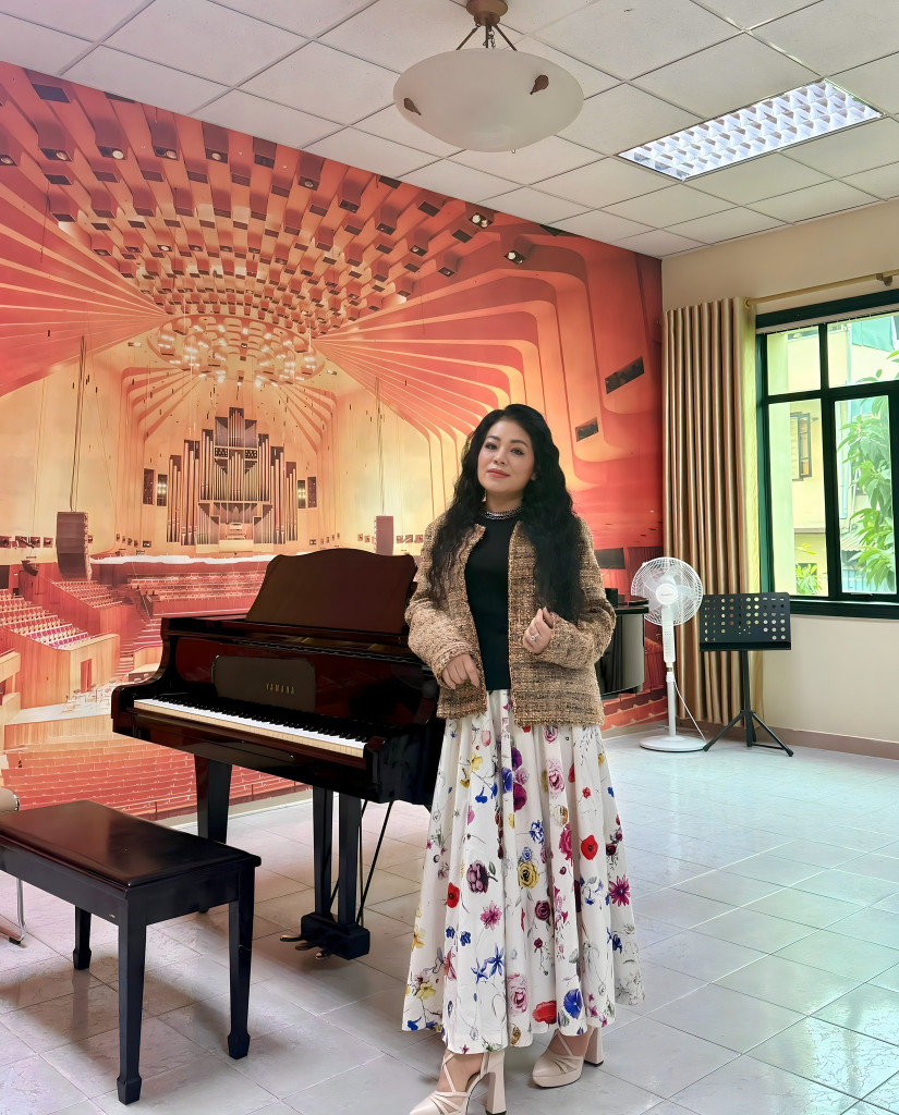 Thu nhập của "nữ hoàng nhạc đỏ" có học vị Tiến sĩ, là mẹ đơn thân 4 con- Ảnh 3.
