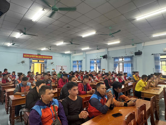 C&ocirc;ng an kiểm tra 71 shipper của 6 c&ocirc;ng ty- Ảnh 1.