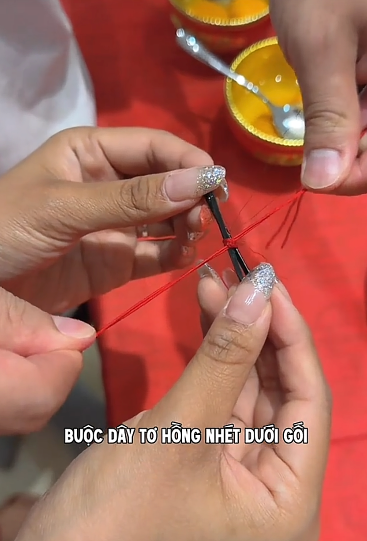 Đ&aacute;m cưới hot nhất khu chợ Lớn: Loạt nghi lễ lạ l&ugrave;ng k&eacute;o d&agrave;i 6 tiếng khiến kh&aacute;ch mời đi từ ngạc nhi&ecirc;n n&agrave;y đến ngỡ ng&agrave;ng kh&aacute;c- Ảnh 5.