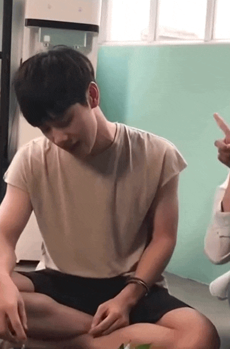 Ca sĩ Việt vừa được đề cử đẹp nhất thế giới: "Nam thần nhặt rau" nổi tiếng sau 1 đ&ecirc;m, bền bỉ 10 năm gặt h&aacute;i h&agrave;o quang - Ảnh 5.