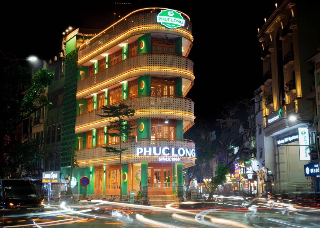 Ph&uacute;c Long l&agrave;m mới trải nghiệm: từ chiếc ly ăn được đến du thuyền giữa hồ sen - Ảnh 4.