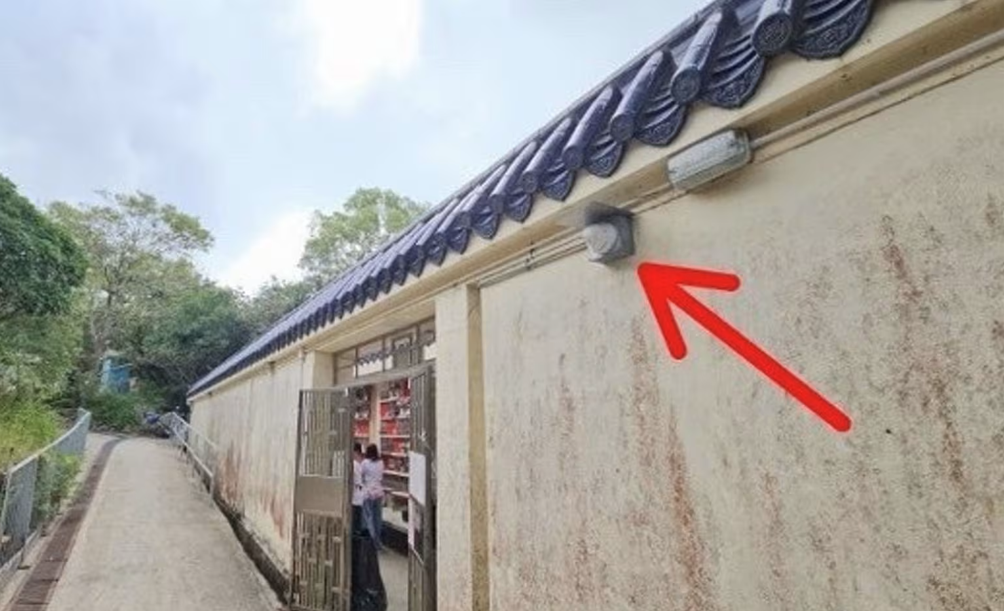 Báo động nạn trộm cắp tro cốt các nghệ sĩ nổi tiếng Hong Kong (Trung Quốc)- Ảnh 1.