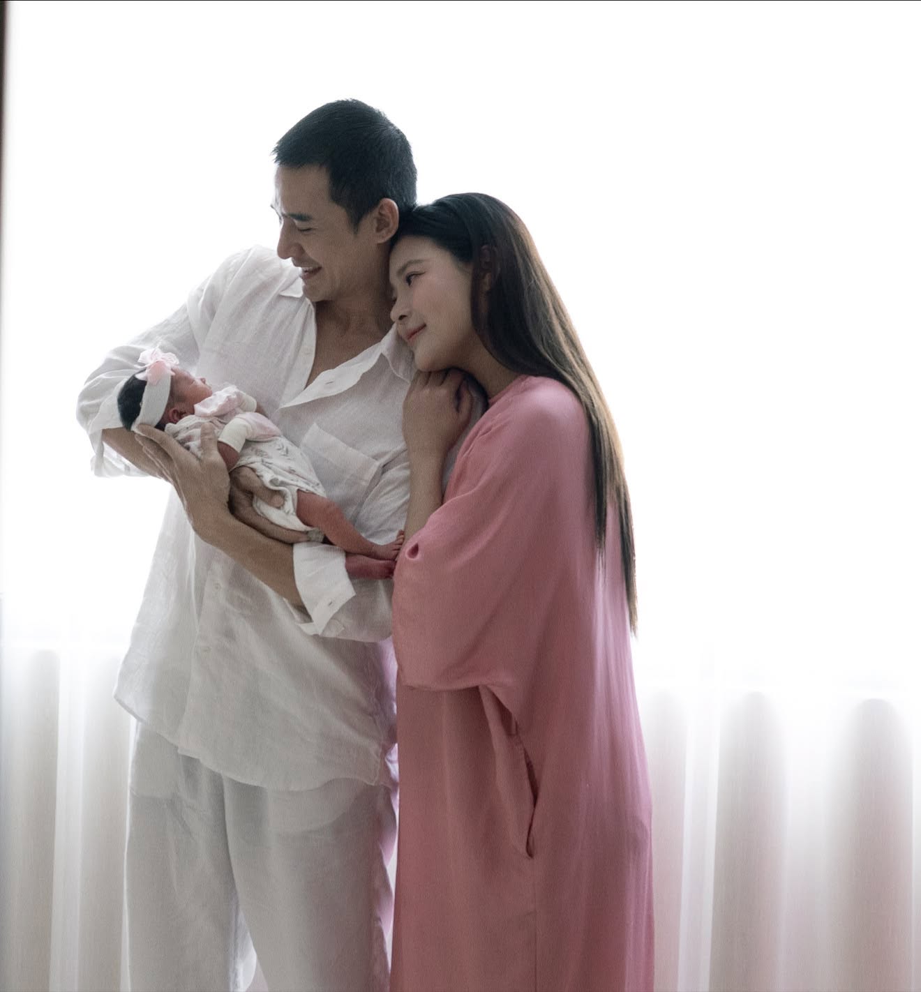 Lương Thế Thành - Thúy Diễm lần đầu hé lộ diện mạo con gái út, dân mạng dự đoán sẽ là cực phẩm nhan sắc- Ảnh 1.