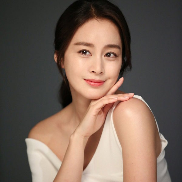 Kim Tae Hee bại lộ nhan sắc thật ở tuổi 46- Ảnh 5.