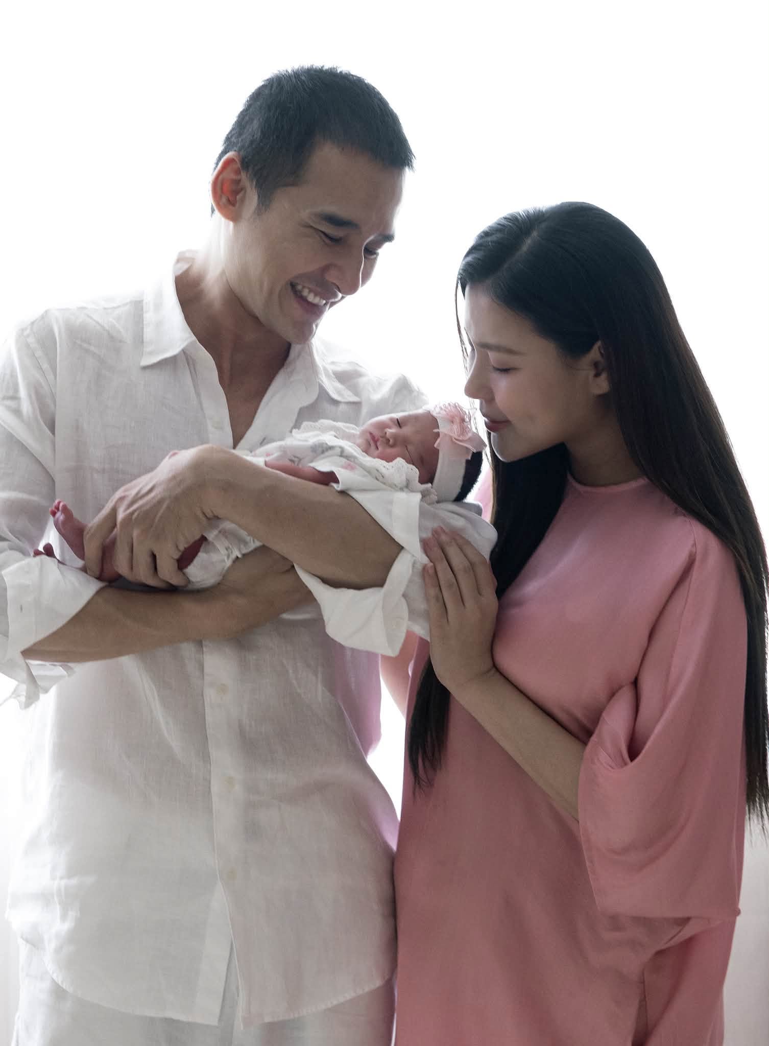 Lương Thế Thành - Thúy Diễm lần đầu hé lộ diện mạo con gái út, dân mạng dự đoán sẽ là cực phẩm nhan sắc- Ảnh 2.