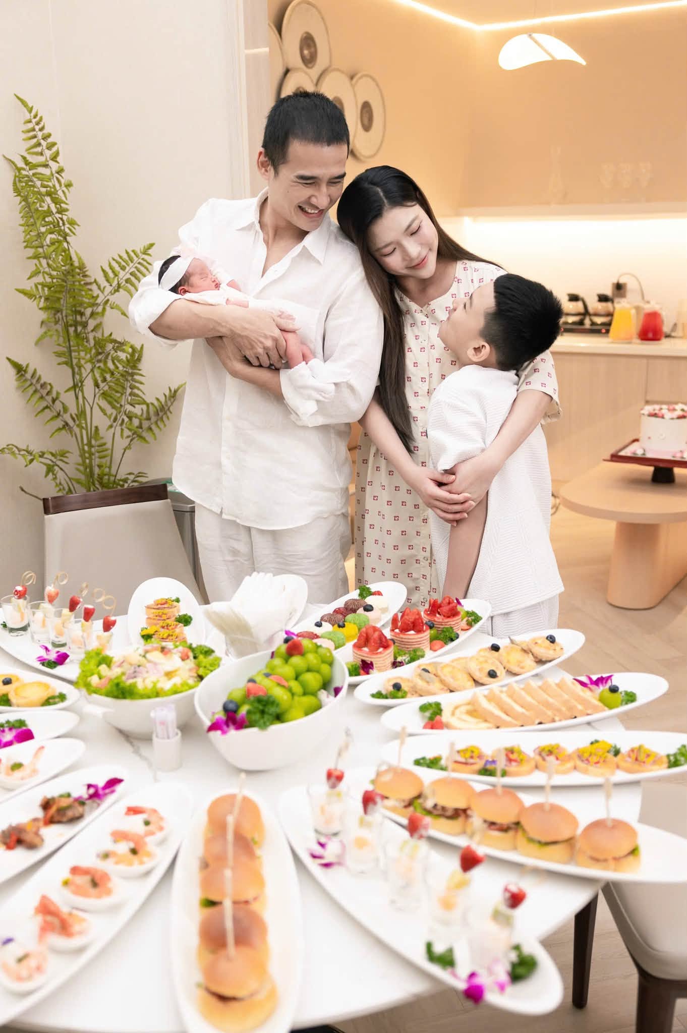 Lương Thế Thành - Thúy Diễm lần đầu hé lộ diện mạo con gái út, dân mạng dự đoán sẽ là cực phẩm nhan sắc- Ảnh 6.