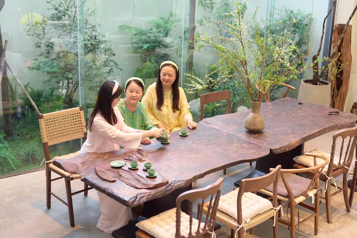 Diễn vi&ecirc;n SN 1989 tốt nghiệp &Aacute; khoa Thạc sĩ: 35 tuổi cưới thiếu gia tập đo&agrave;n nhựa, sống chill trong căn biệt thự ven s&ocirc;ng - Ảnh 9.