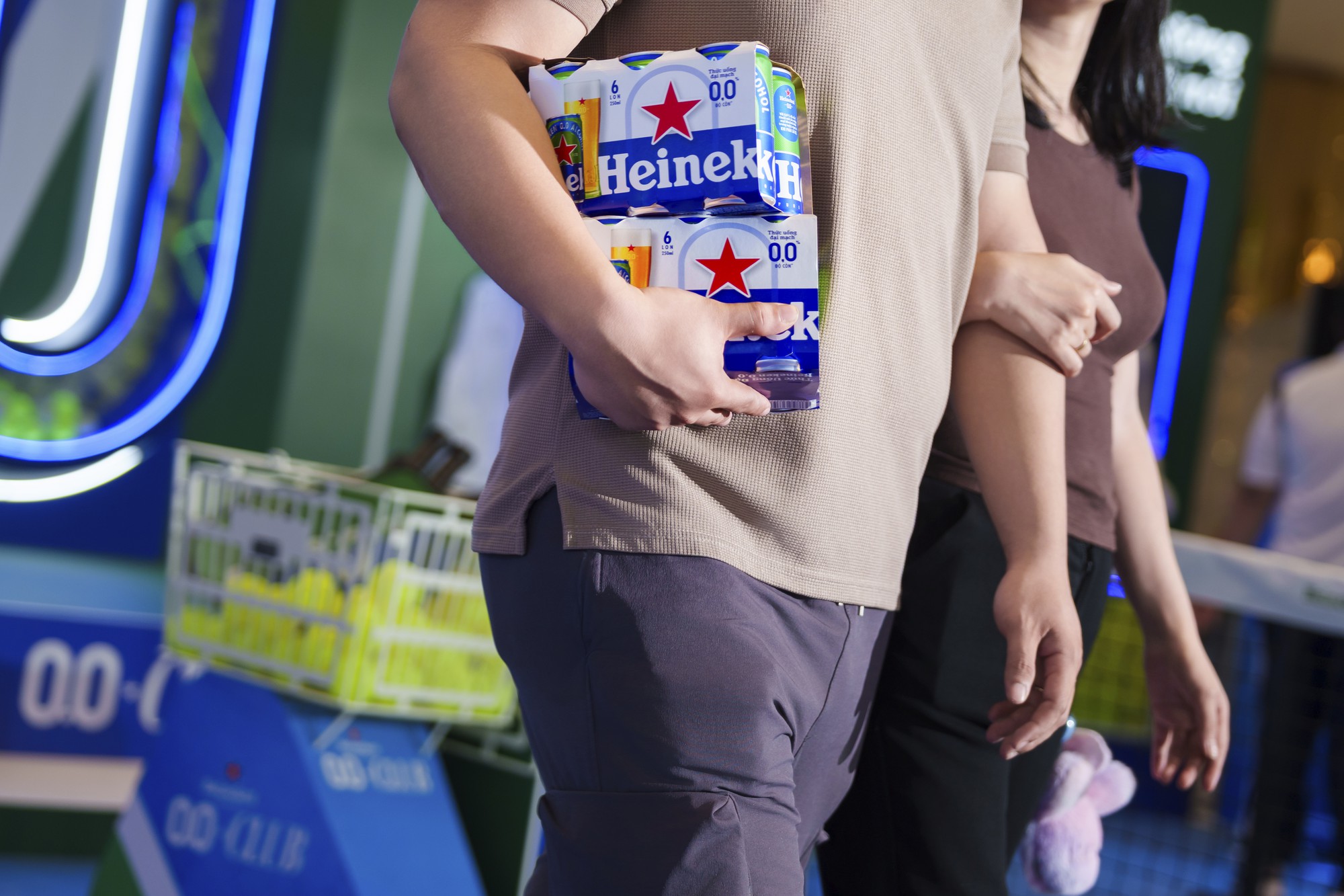 HURRYKNG v&agrave; Roos Van Reek nhập cuộc hội d&acirc;n chơi kết nối khi bất ngờ xuất hiện tại Heineken 0.0 CLUB - Ảnh 11.