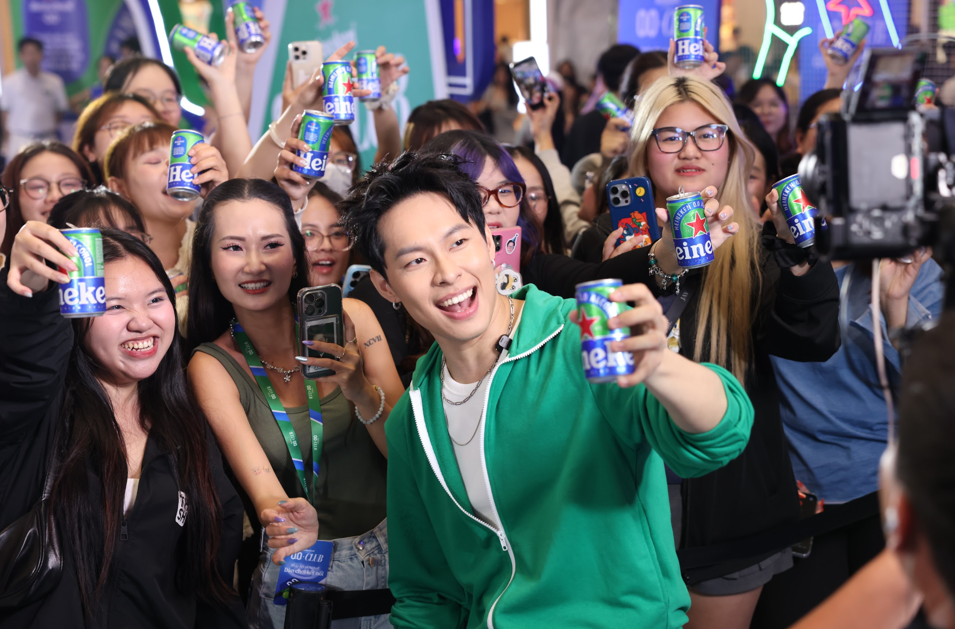 HURRYKNG v&agrave; Roos Van Reek nhập cuộc hội d&acirc;n chơi kết nối khi bất ngờ xuất hiện tại Heineken 0.0 CLUB - Ảnh 13.