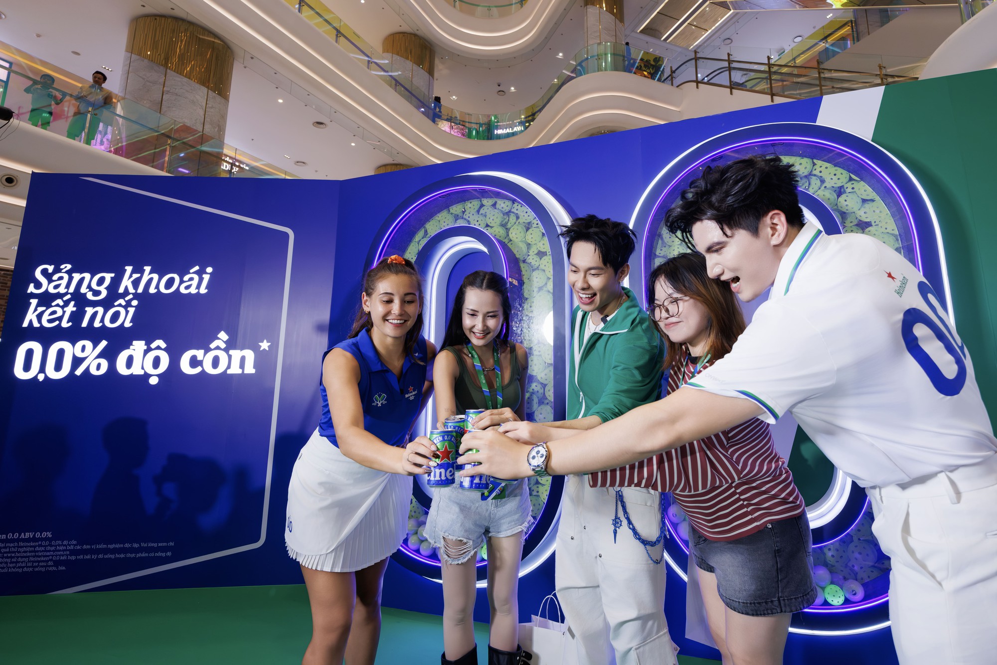 HURRYKNG v&agrave; Roos Van Reek nhập cuộc hội d&acirc;n chơi kết nối khi bất ngờ xuất hiện tại Heineken 0.0 CLUB - Ảnh 3.