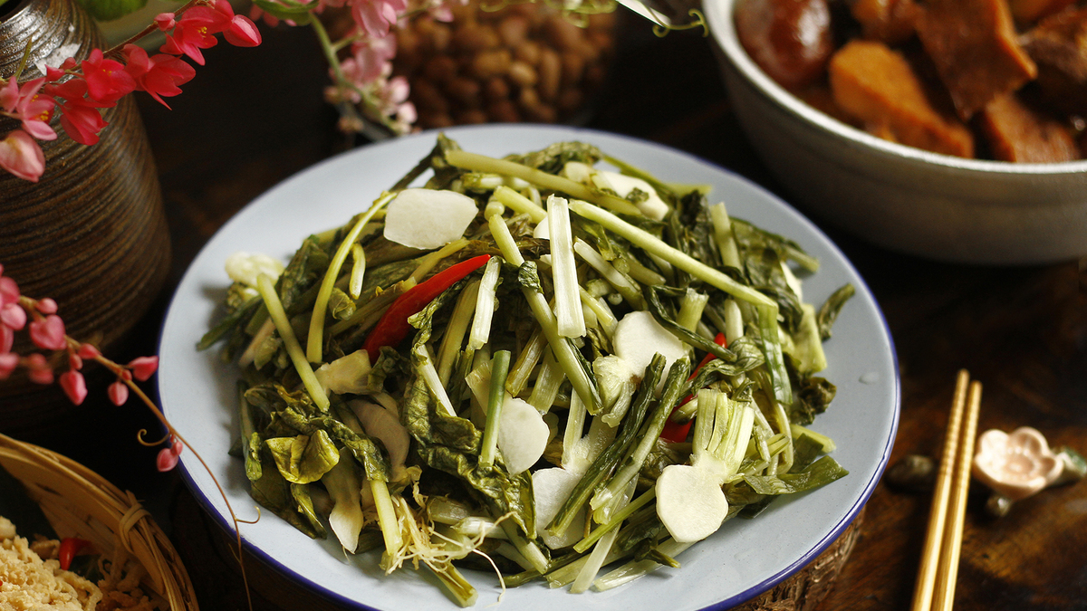Dưa cải, c&agrave; muối ngon miệng ng&agrave;y đ&ocirc;ng: Ăn thế n&agrave;o để hạn chế nguy cơ từ nitrit? - Ảnh 2.