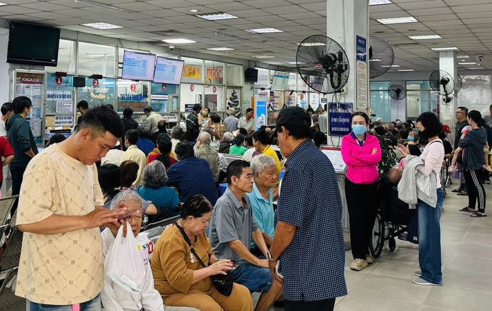 Tp.HCM ghi nhận hơn 34.600 ca vi&ecirc;m h&ocirc; hấp cấp trong một tuần, những ai cần lưu &yacute;? - Ảnh 1.