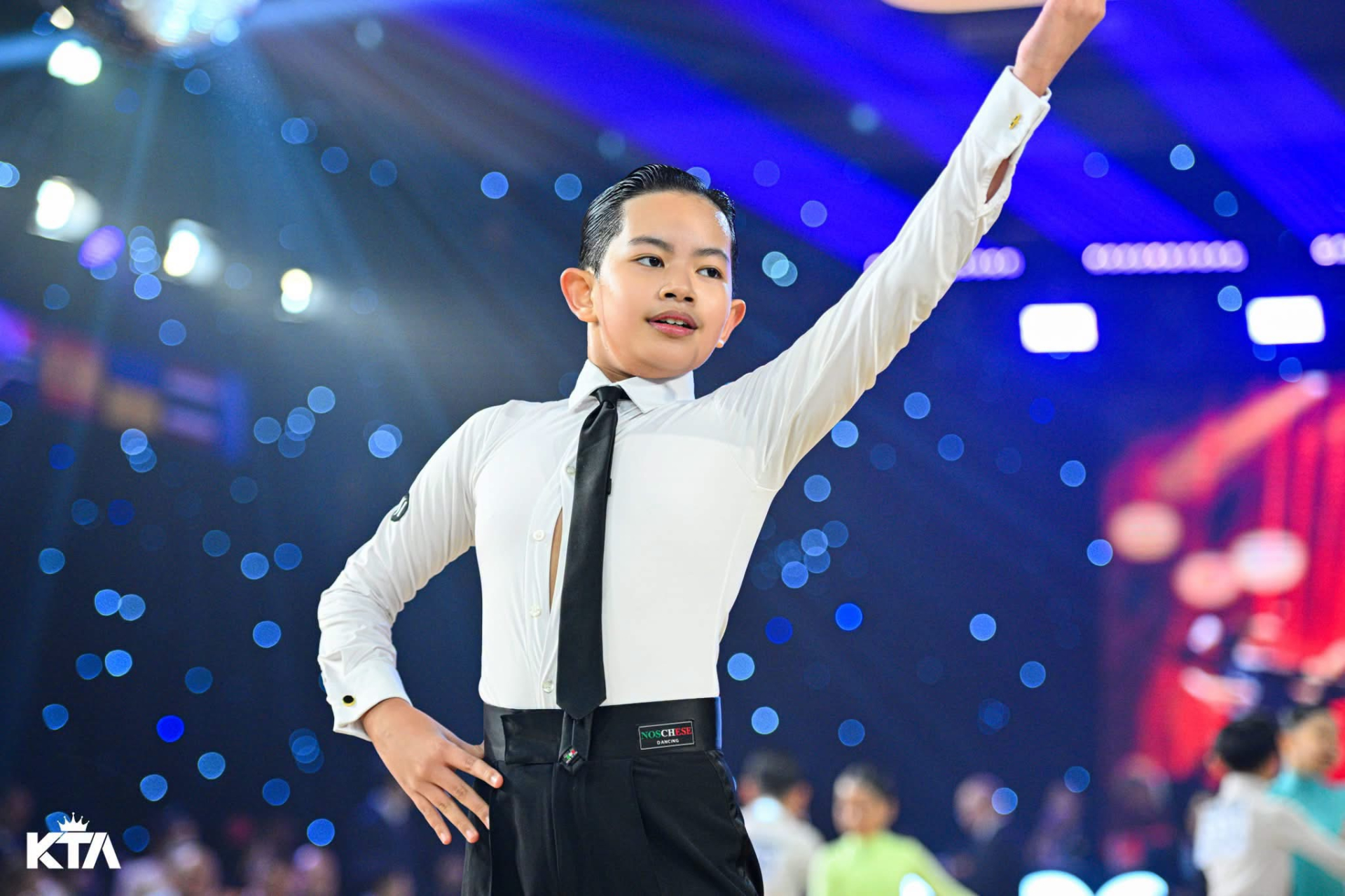 Bản sao ho&agrave;n hảo của Phan Hiển: 11 tuổi đ&atilde; 2 lần v&ocirc; địch thế giới, thần th&aacute;i chuẩn "tổng t&agrave;i nh&iacute;"- Ảnh 6.