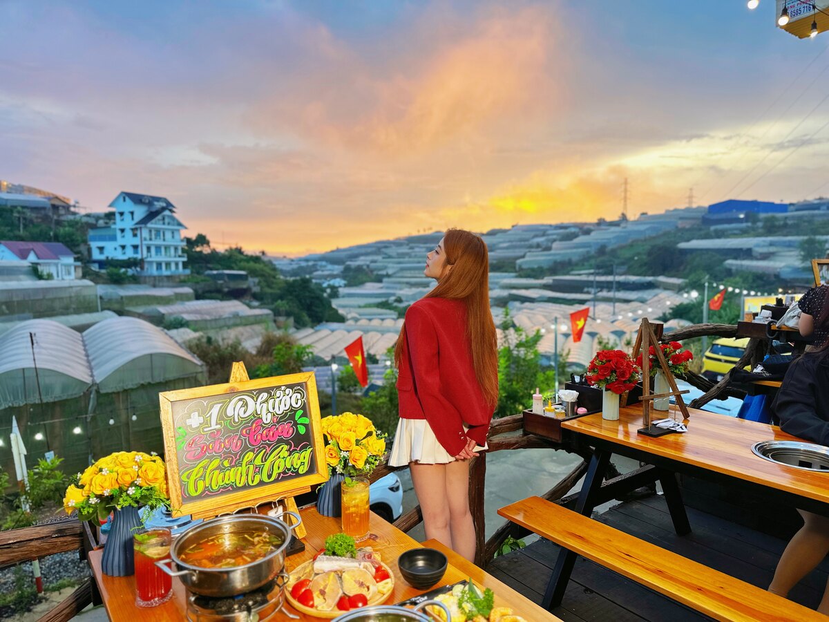 Tiệm Nướng Trạm Dừng Chill: một buổi chiều ăn BBQ, ngắm t&agrave;u cổ v&agrave; chờ Đ&agrave; Lạt l&ecirc;n đ&egrave;n - Ảnh 4.