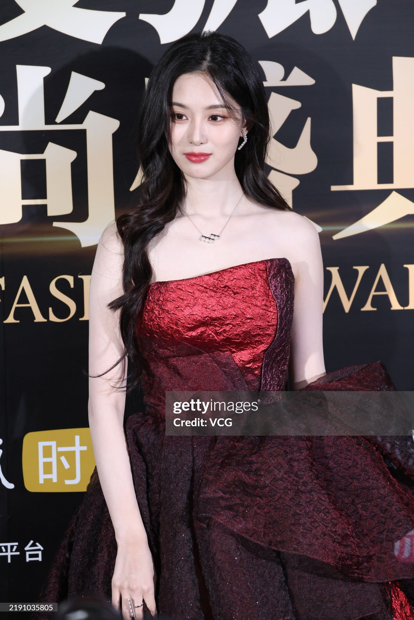 Nàng thơ bí mật sinh con cho chủ tịch showbiz lộ diện khoe dáng "như chưa từng có cuộc đi đẻ!"- Ảnh 2.