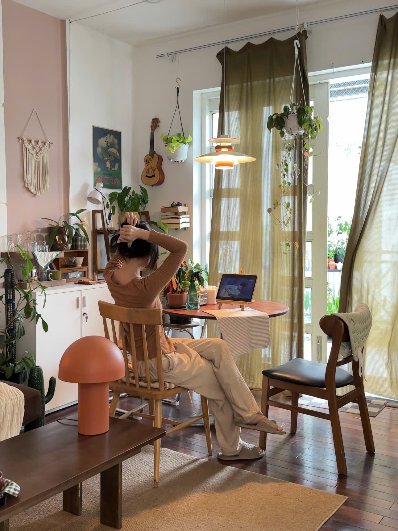 26 tuổi thu&ecirc; trọ ở TP.HCM, nh&agrave; hướng T&acirc;y vẫn decor tiền triệu: Sống như &ldquo;c&ocirc;ng ch&uacute;a&rdquo;, chuyển đi kh&ocirc;ng tiếc - Ảnh 1.