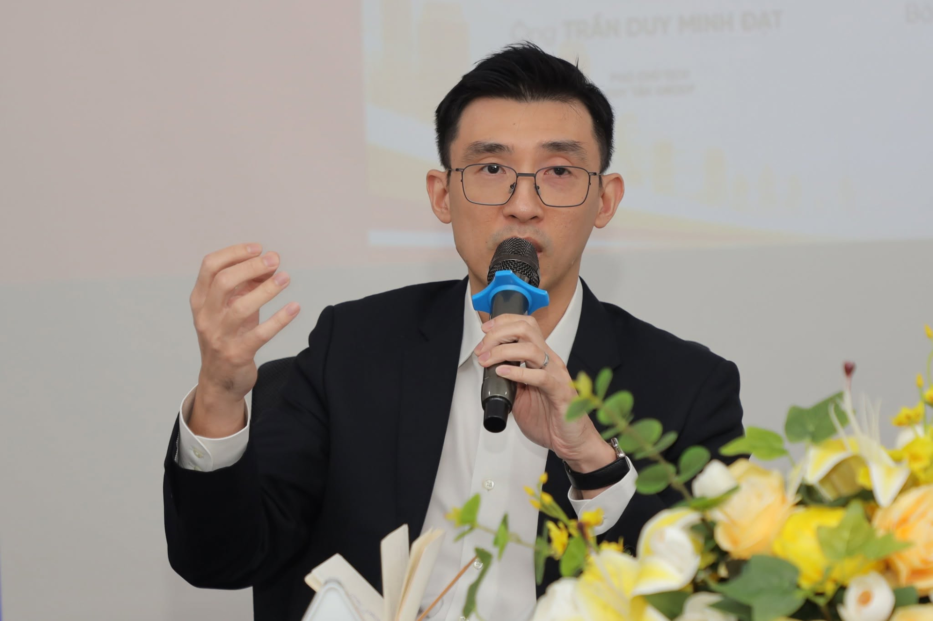C&ugrave;ng điều h&agrave;nh DUYTAN Group, Trần Duy Minh Đạt c&oacute; c&aacute;ch l&agrave;m kh&aacute;c Chủ tịch Trần Duy Hy ra sao?- Ảnh 1.