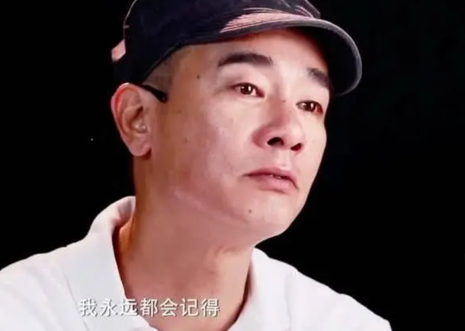 T&agrave;i tử đ&igrave;nh đ&aacute;m c&oacute; em trai bị b&aacute;n với gi&aacute; hơn 11 triệu đồng, mẹ qua đời v&igrave; ung thư- Ảnh 2.