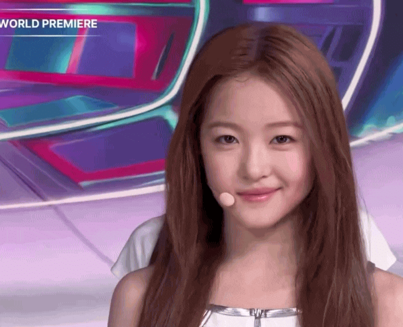 Chỉ mới 13 tuổi mà ca sĩ này đã ra dáng đại mỹ nhân, nhan sắc cỡ này “dậy sóng” showbiz là có lý do- Ảnh 3.