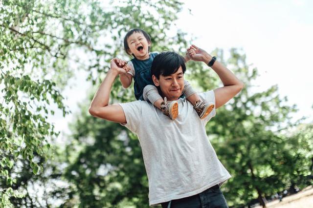 Những đứa trẻ lớn l&ecirc;n vẫn muốn gần gũi bố, phần lớn đều c&oacute; người bố l&agrave;m tốt 7 việc n&agrave;y- Ảnh 5.