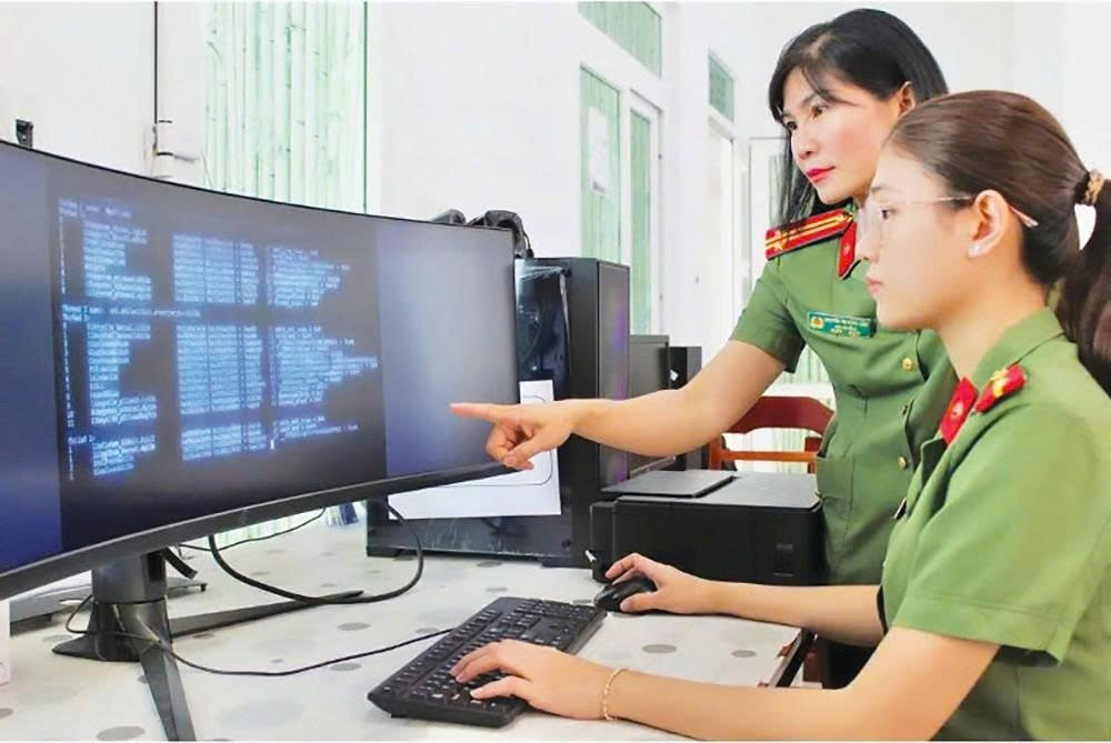 C&ocirc;ng an th&ocirc;ng b&aacute;o chi&ecirc;u lừa đảo tinh vi, khiến nạn nh&acirc;n biết r&otilde; đ&atilde; bị lừa nhưng vẫn tiếp tục chuyển khoản cho lừa đảo- Ảnh 1.
