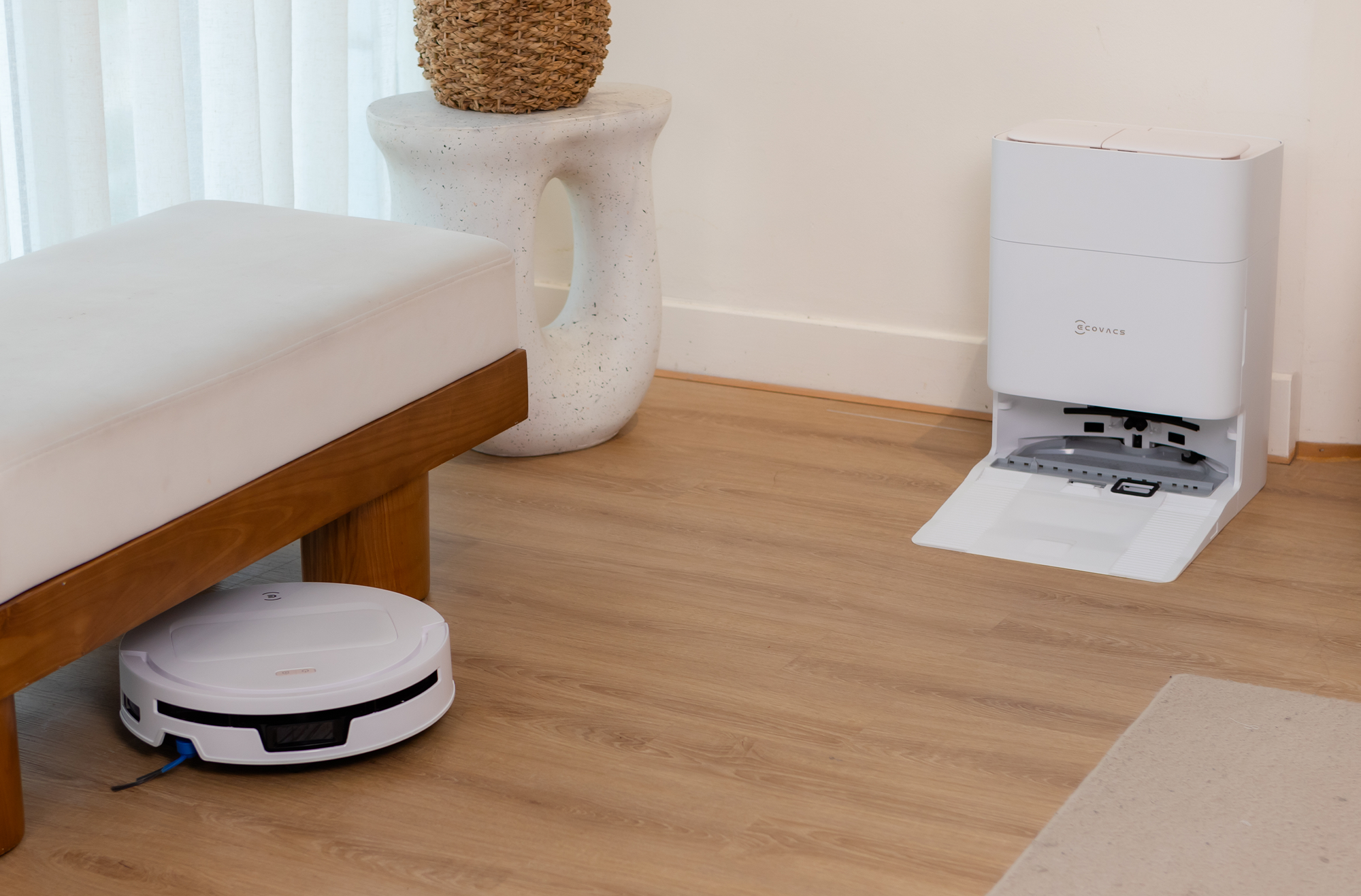 20 giờ việc nhà mỗi tuần và lý do người trẻ giao sàn nhà cho robot - Ảnh 1.
