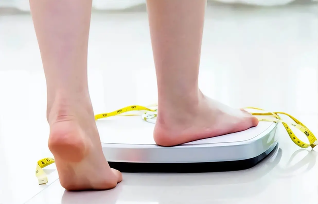 Sau tuổi 80, đừng chỉ chăm chăm đi bộ mỗi ngày: 4 điều quan trọng giúp người cao tuổi giữ sức khỏe, sống an toàn hơn- Ảnh 3.