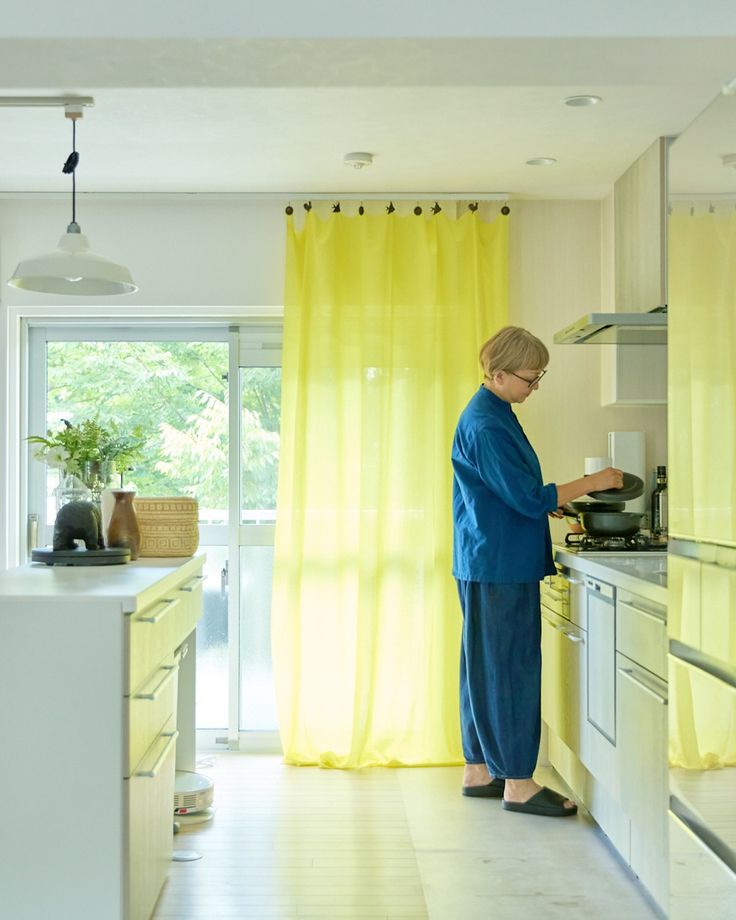 Nghỉ hưu mới nhận ra dọn nhà không cần chăm chỉ: 6 mẹo giúp phụ nữ 60 tuổi giữ nhà sạch mà mỗi ngày chưa đến 1 giờ- Ảnh 6.