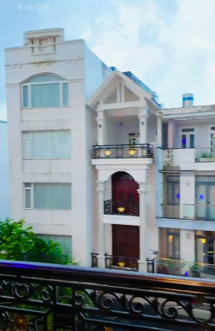 Nam ca sĩ SN 1981 qu&ecirc; H&agrave; Nội mang biệt thự 7 tầng ở G&ograve; Vấp rao cho thu&ecirc; trọ: Cận cảnh b&ecirc;n trong- Ảnh 6.