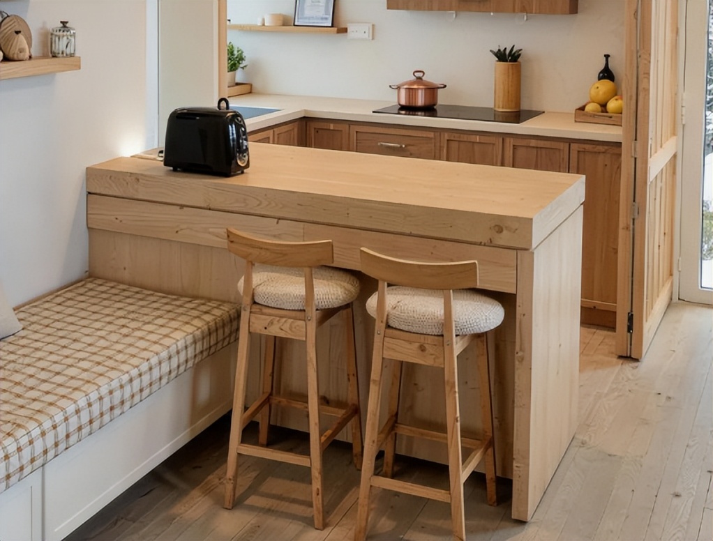 Chồng nhất quyết bỏ b&agrave;n ăn, t&ocirc;i từng mắng anh l&agrave;m nh&agrave; cửa rối tung: Ho&agrave;n thiện xong mới hiểu căn hộ nhỏ n&ecirc;n l&agrave;m thế n&agrave;y - Ảnh 3.