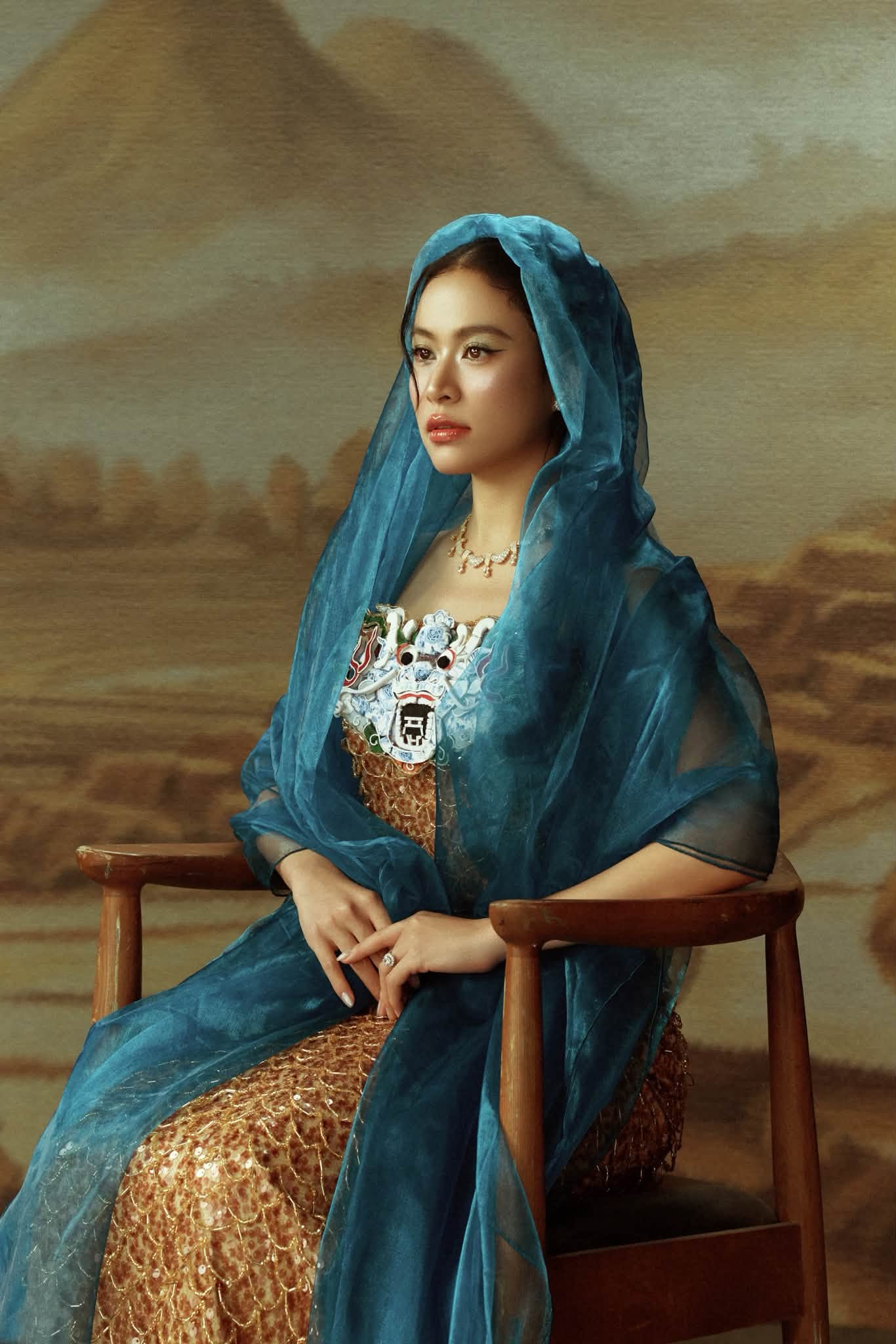 Giải m&atilde; MV Thầy D&ugrave;i của Ho&agrave;ng Th&ugrave;y Linh: Vũ trụ văn h&oacute;a nhiệm m&agrave;u, n&acirc;ng cấp từ ca dao tục ngữ đến hội họa đầy t&iacute;nh điện ảnh- Ảnh 5.