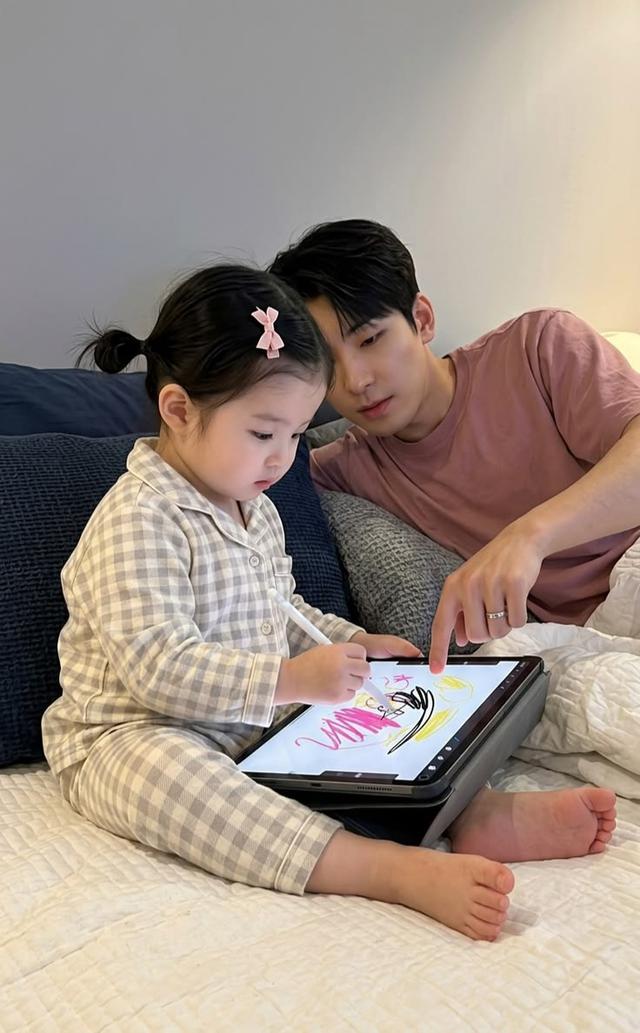 Những đứa trẻ lớn l&ecirc;n vẫn muốn gần gũi bố, phần lớn đều c&oacute; người bố l&agrave;m tốt 7 việc n&agrave;y- Ảnh 2.