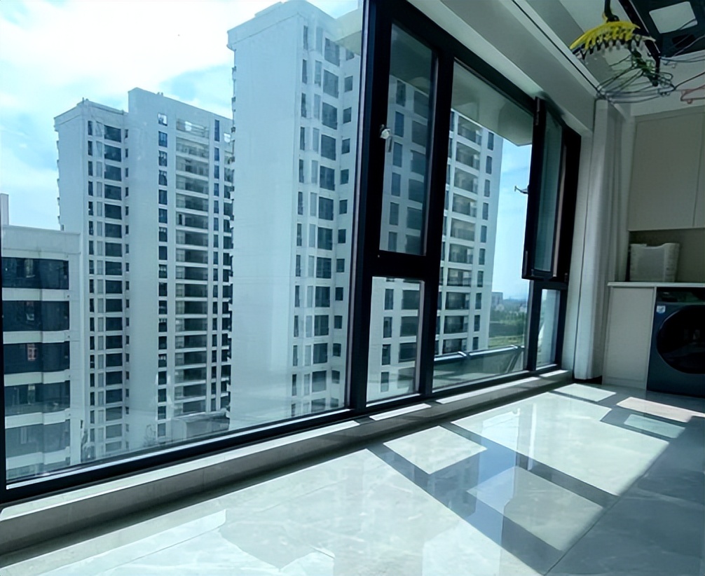 Ở căn hướng Đông vài năm mới nhận ra một điều: Ánh nắng đẹp buổi sáng chưa chắc bù được 3 bất tiện này - Ảnh 3.