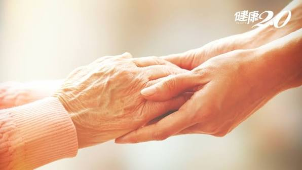 Cha mẹ sống thọ trăm tuổi , con c&aacute;i c&oacute; lợi g&igrave; cho sức khỏe v&agrave; tuổi thọ? - Ảnh 2.